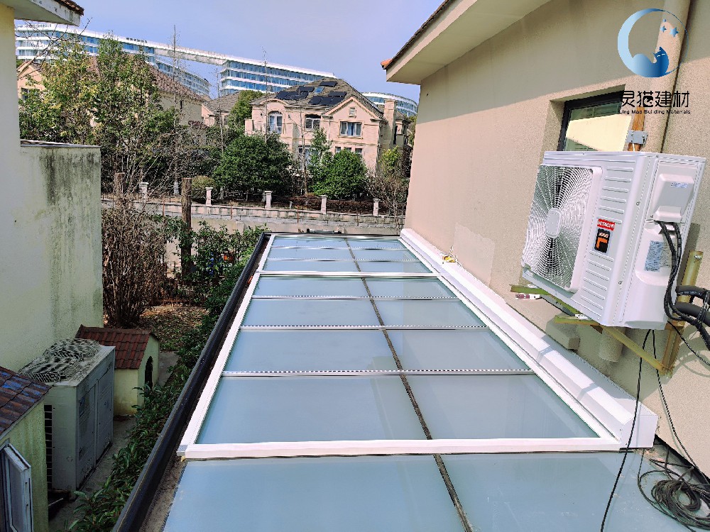 電動(dòng)屈臂遮陽(yáng)