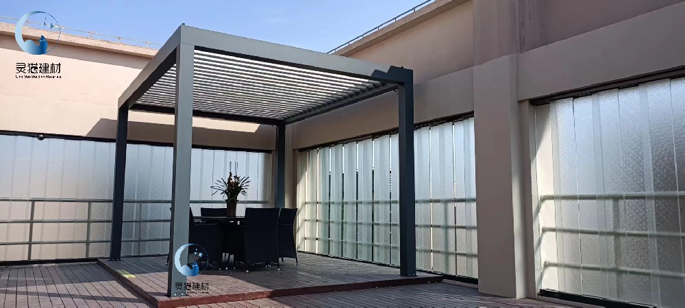 上海項(xiàng)目陽(yáng)臺(tái)電動(dòng)翻轉(zhuǎn)百葉